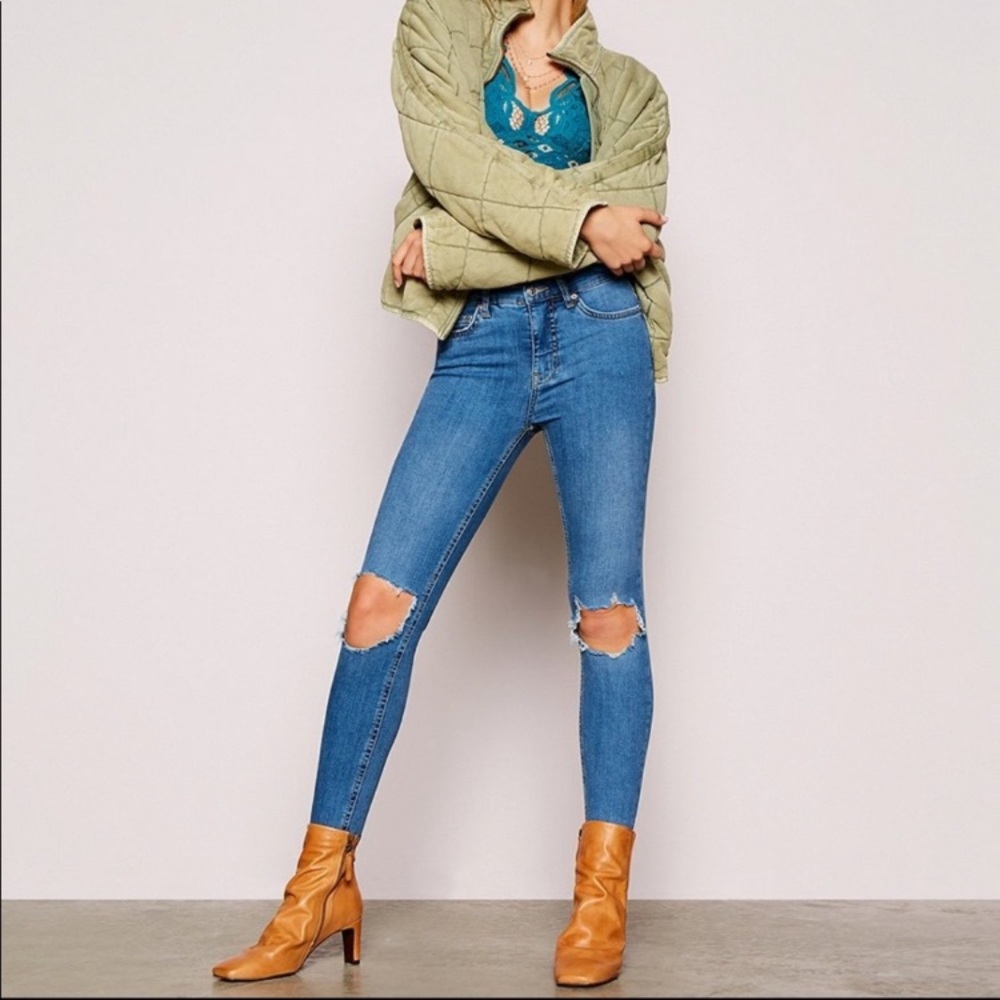 Free People High Rise Busted Knee distressed Skinny Jeans 28